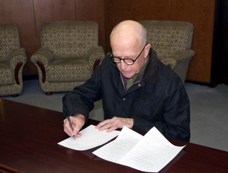 Australian missionary John Short, who was detained after distributing religious pamphlets in a Bhuddhist temple in Pyongyang, makes an official apology at an undisclosed location in North Korea, March 1, 2014