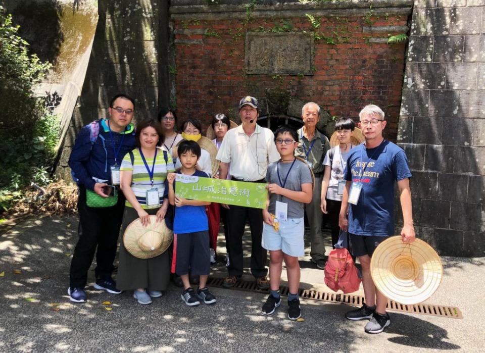 新北市立黃金博物館「二０二二礦山藝術季」推出探尋黑金「礦山出發」文化行旅主題遊程開跑。（新北金博館提供）