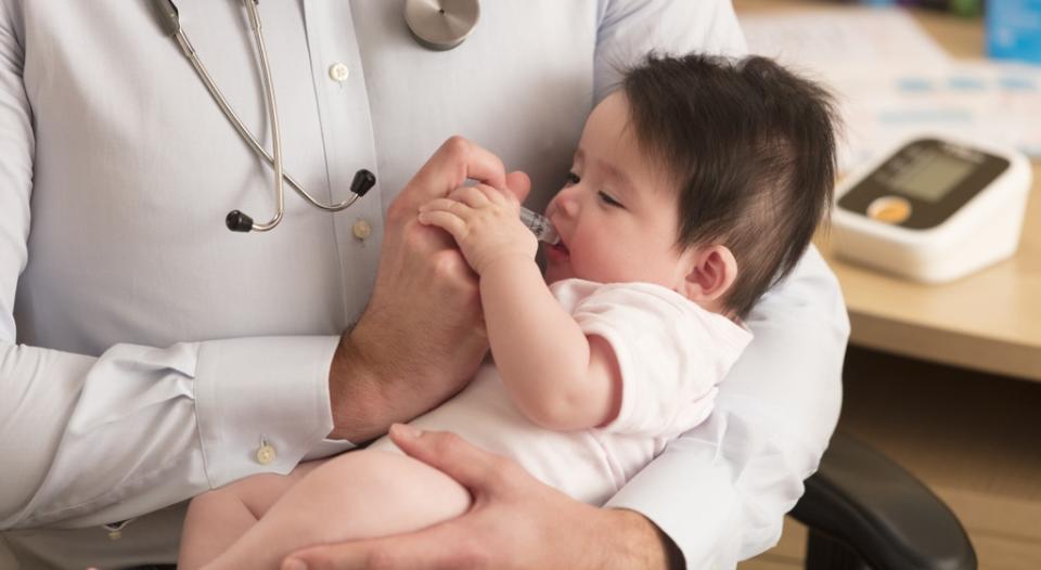 《圖說》接種輪狀疫苗後，可減少嬰幼兒罹患疾病嚴重度及住院的可能。〈衛生局提供〉