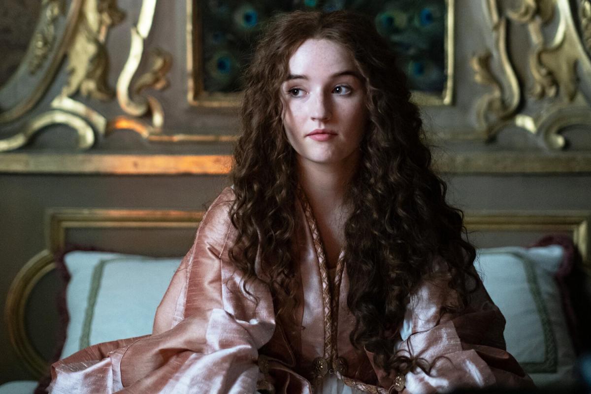 Kaitlyn Dever Shares First Look at Starring Role in Hulu's Rosaline  Inspired by Romeo & Juliet