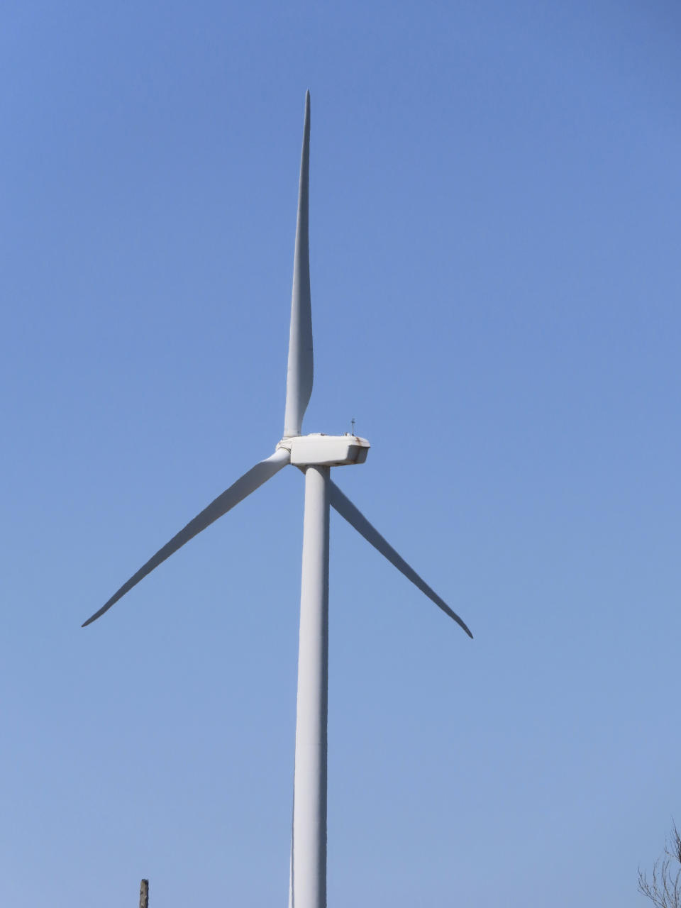 A land-based wind turbine spins in Atlantic City, N.J. on April 28, 2022. On July 11, 2024, Community Offshore Wind identified itself as the third company to submit plans for an offshore wind farm in New Jersey by the previous day's deadline. (AP Photo/Wayne Parry)