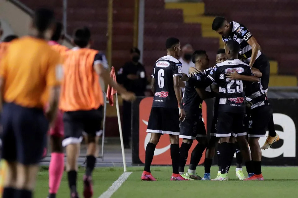 1-1. Venezuelan Perlo leads Tauro to the quarterfinals of the Concacaf League