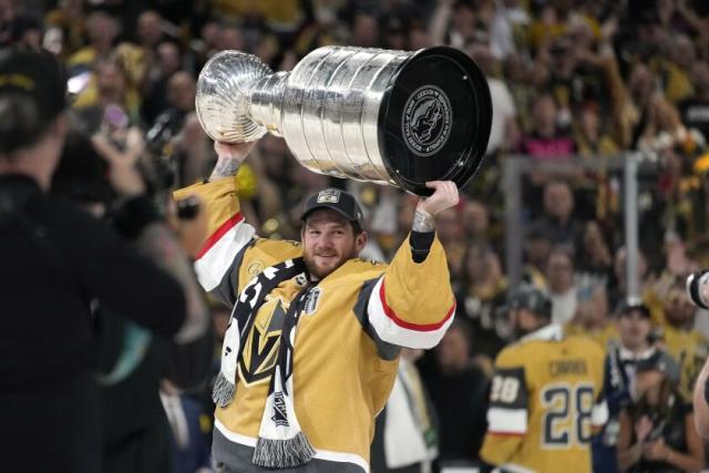 Stanley Cup: Mark Stone visits Children's Hospital