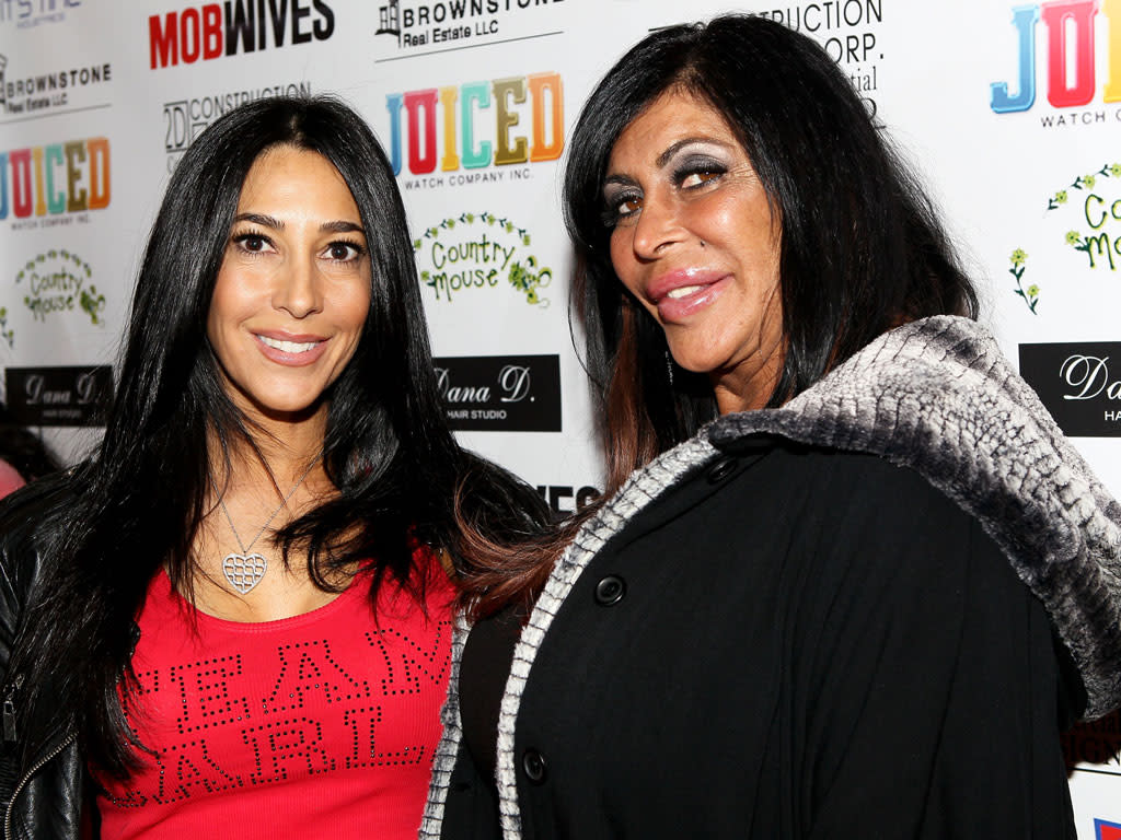 Joker's Updates - Mob Wives: Threats and Thongs - Watch out Carla