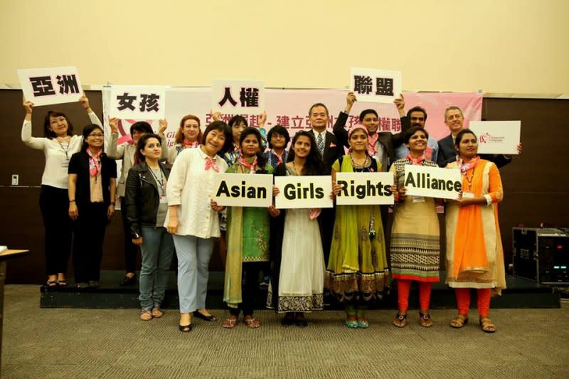勵馨基金會致力於推動女性人權，10月更協助成立「亞洲女孩人權聯盟」。（取自勵馨基金會臉書）