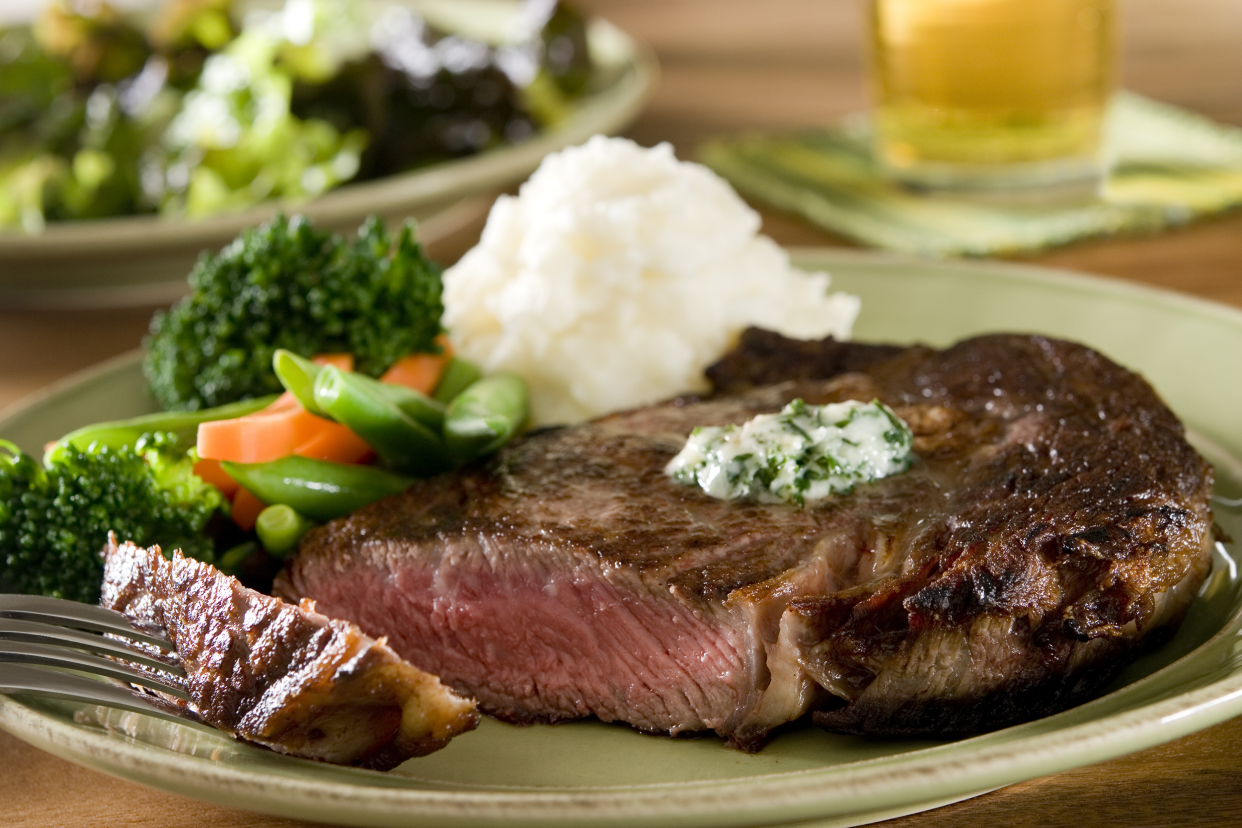 Prime Rib-Eye Steak with Mashed Potatoes