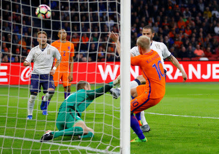 Football Soccer - Netherlands v Italy - International Friendly - Arena Stadium, Amsterdam, Netherlands - 28/3/17 - Italy’s Leonardo Bonucci scores a goal against the Netherlands. REUTERS/Michael Kooren