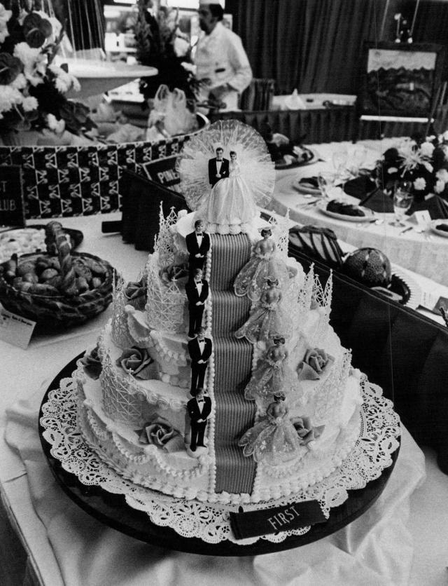 1950 Style Wedding Cakes