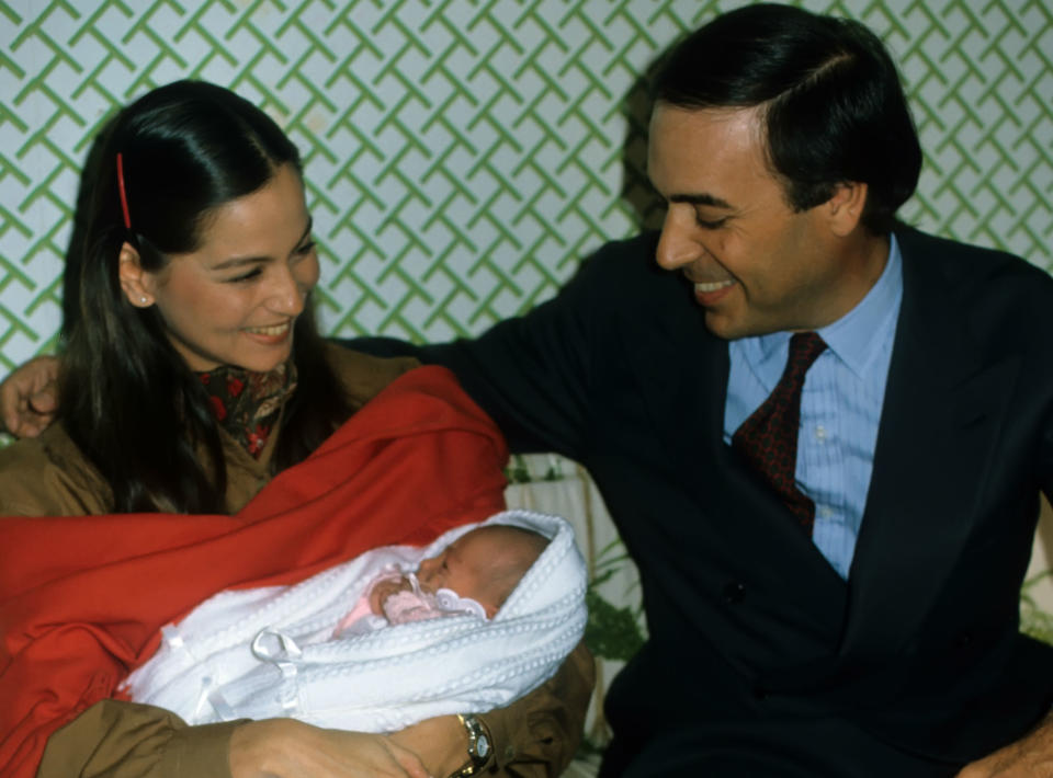 Isabel Preysler y Carlos Falcó con su hija, Tamara Falcó. (Foto: Gtres)