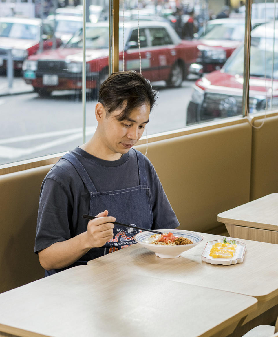 灣仔美食︱小瑪哥米線承傳30年雲南菜館 祖傳自家製酸菜米線+氣鍋雞 店二代：雲南菜好多好食材