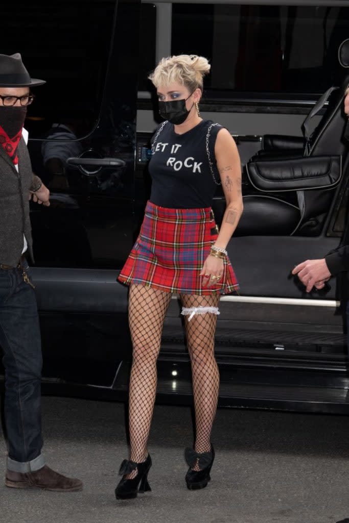 Miley Cyrus arrives back at her hotel after ‘Saturday Night Live’ rehearsals in New York, May 6. - Credit: RCF/MEGA