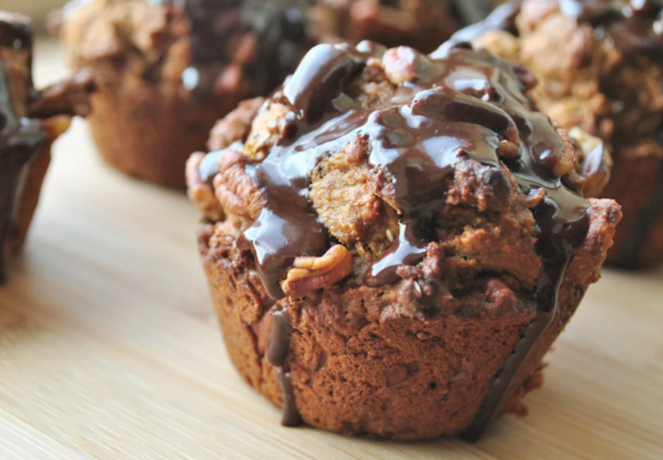 <p>Sanura Weathers</p><p>Inspired by the flavors of warm spice tea and bitter coffee you find in a "dirty chai" drink, these muffins are also sweetly topped with a generous drizzle of bittersweet chocolate ganache. </p><p><strong>Get the recipe: <em><a href="https://parade.com/211444/sanuraweathers/dirty-chai-pumpkin-muffins-with-chocolate-ganache/" rel="nofollow noopener" target="_blank" data-ylk="slk:Dirty Chai Pumpkin Muffins with Chocolate Ganache;elm:context_link;itc:0;sec:content-canvas" class="link ">Dirty Chai Pumpkin Muffins with Chocolate Ganache</a></em></strong></p>