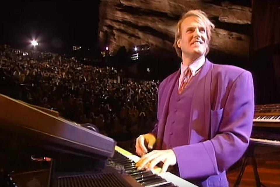 John Tesh in his 'Live at Red Rocks' special, recorded in 1994 and broadcast in 1995. (Photo: PBS)