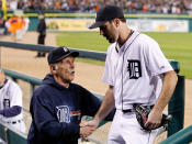 DETROIT, MI - OCTOBER 03: Justin Verlander #35 of the Detroit Tigers is congratulated by Jim Leyland after leaving the game following the eighth inning of Game Three of the American League Division Series against the New York Yankees at Comerica Park on October 3, 2011 in Detroit, Michigan. (Photo by Gregory Shamus/Getty Images)