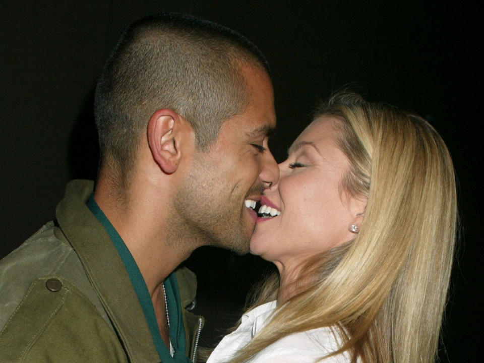 7 Times Kelly Ripa  Mark Consuelos Shared Details of Their Sex Life