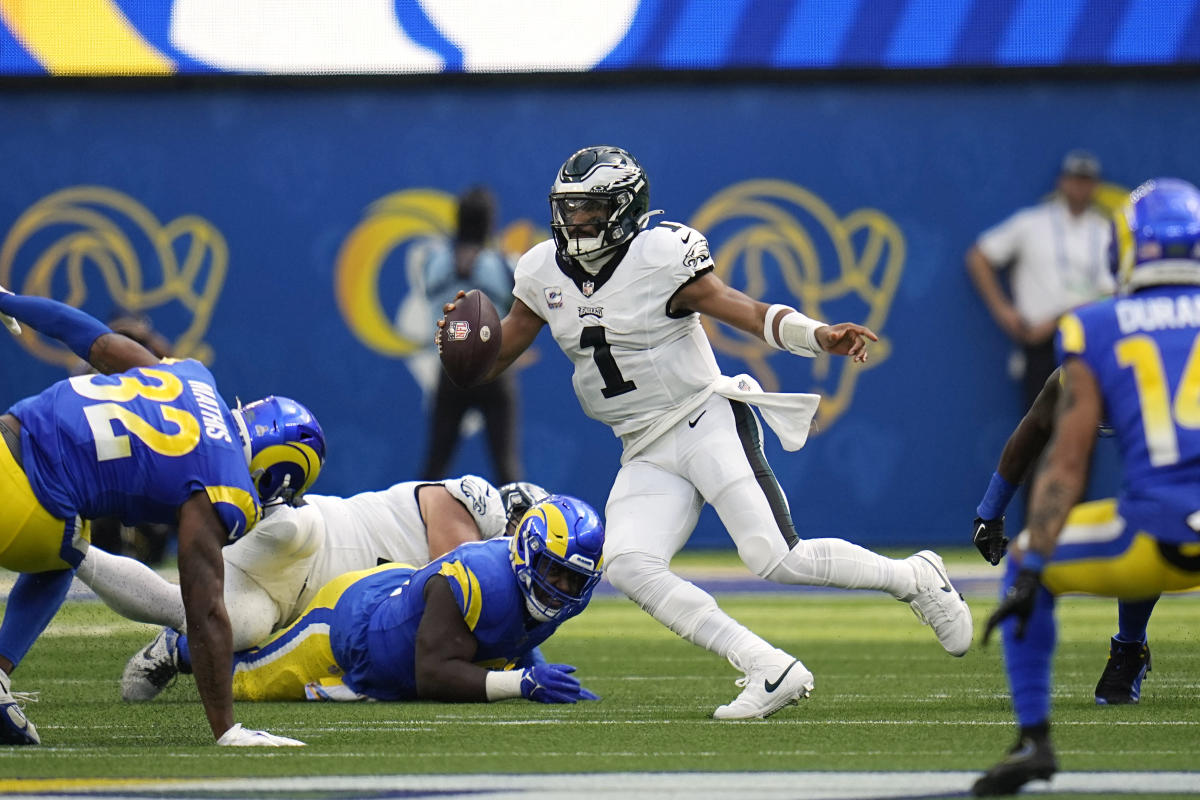 WATCH: Jalen Hurts Extends Eagles Lead With 'Brotherly Shove' TD