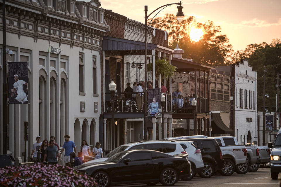 HuffPost leaves Oxford, Mississippi, with the setting sun headed for Memphis, Tennessee.