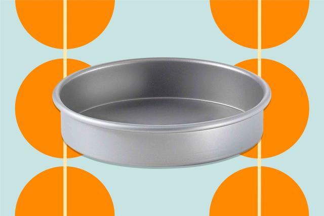  Calphalon Classic Bakeware 9-Inch Round Nonstick Cake Pan:  Caphalon Cake Pans: Home & Kitchen