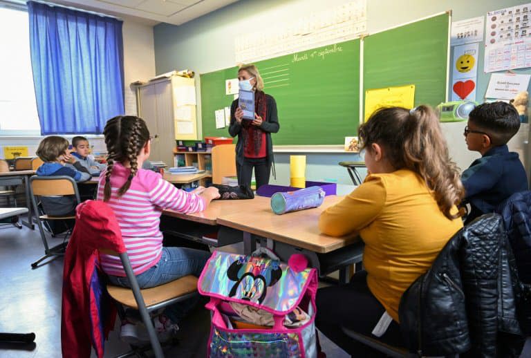 Rentrée masquée pour tous dans une école à Lille le 1er septembre 2020 (photo d'illustration) - DENIS CHARLET © 2019 AFP