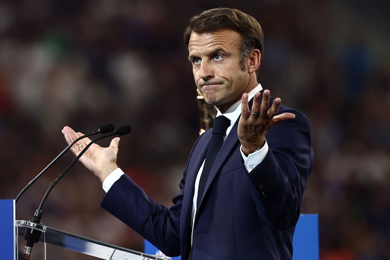 El presidente de Francia, Emmanuel Macron, pronuncia un discurso durante la ceremonia de apertura de la Copa del Mundo de Rugby Francia 2023