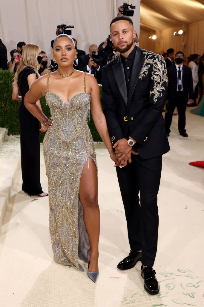 2021年9月13日， Ayesha Curry 與 Stephen Curry 亮相 Met Gala 紅地毯。