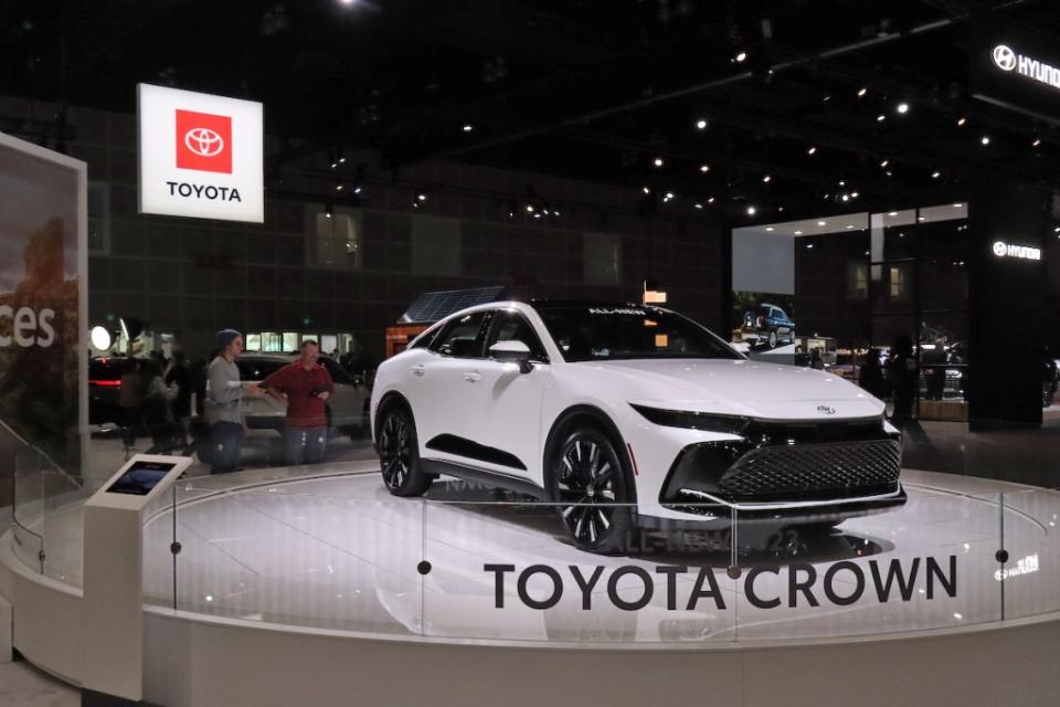 2022-toyota-crown-crossover