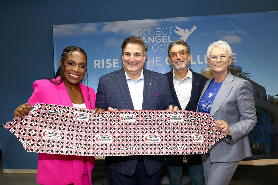 (Left to Right) Sheryl Lee Ralph, Project Angel Food CEO Richard Ayoub, Chuck Lorre and Jamie Lee Curtis at Project Angel Food Ground Breaking for The Chuck Lorre Family Foundation Campus in Hollywood. (Tommaso Boddi/Getty Images for Project Angel Food)