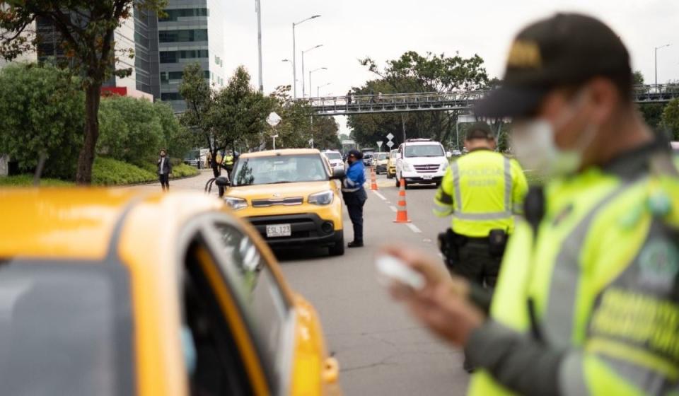 Taxistas en Colombia tendrán compensación por precio de la gasolina. Foto: Archivo Alcaldía de Bogotá