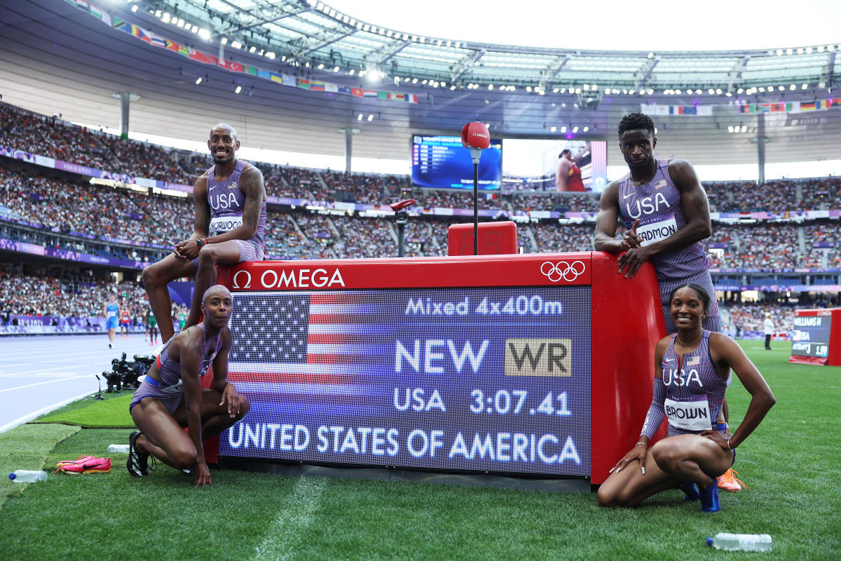 2024 Paris Olympics U.S. mixed 4x400meter relay team sets world