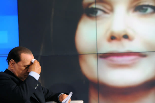 ...wurde für Berlusconi richtig teuer. Laut der italienischen Zeitung “Corriere della Sera“ muss er seiner Ex drei Millionen Euro pro Monat überweisen. (Bild: AFP)