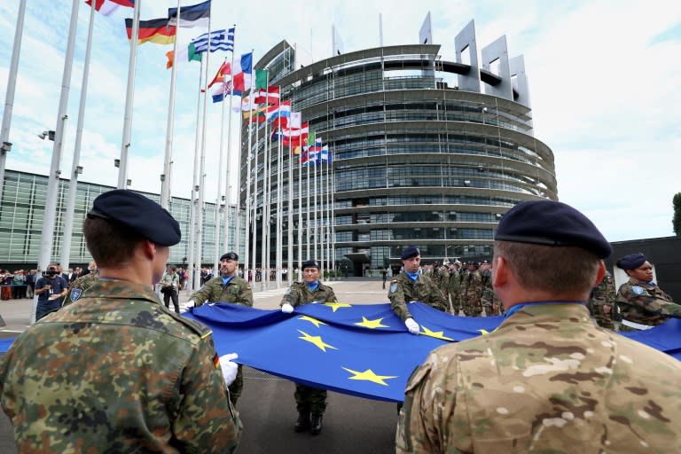 Ceremonia del izado de la bandera europea en la sede del Parlamento Europeo, en Estrasburgo, este de Francia, el 15 de julio de 2024 (FREDERICK FLORIN)