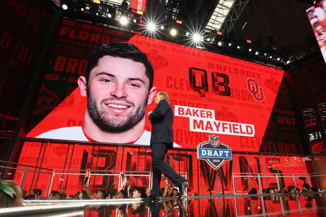 Baker Mayfield, wife spotted at concert as Browns drama swirls