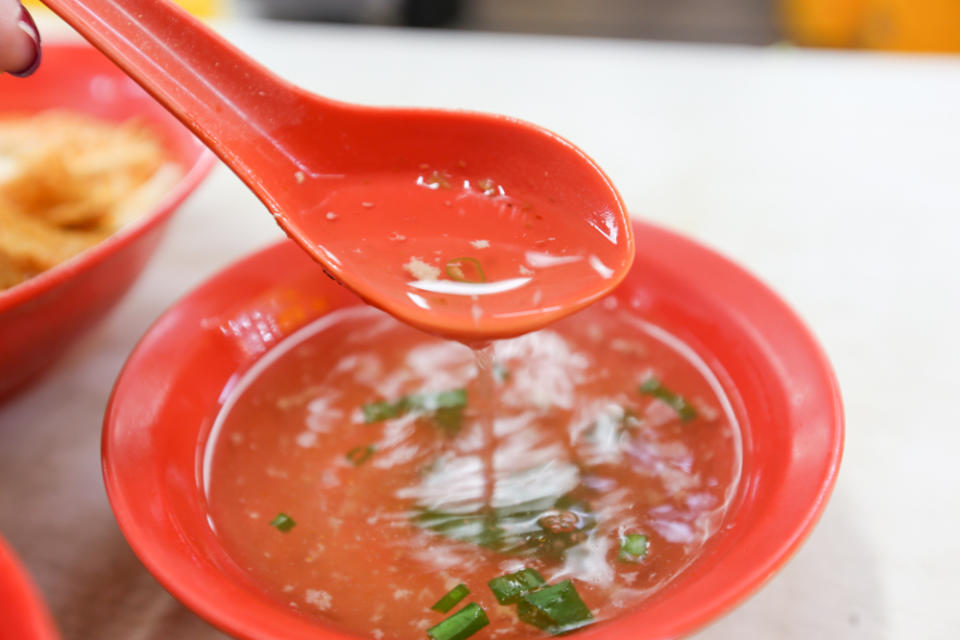 Sheng Ji Fishball Noodle 09 - soup