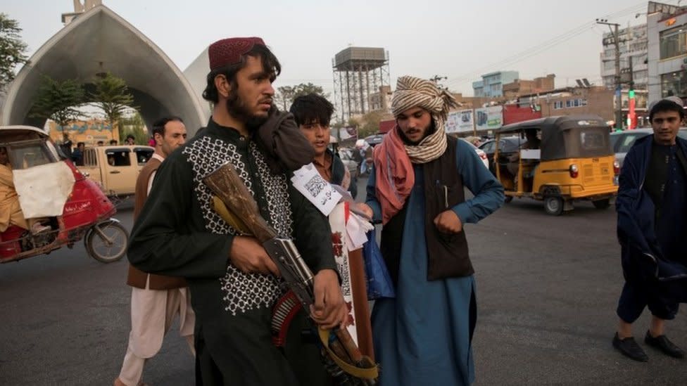 Talibanes en Herat