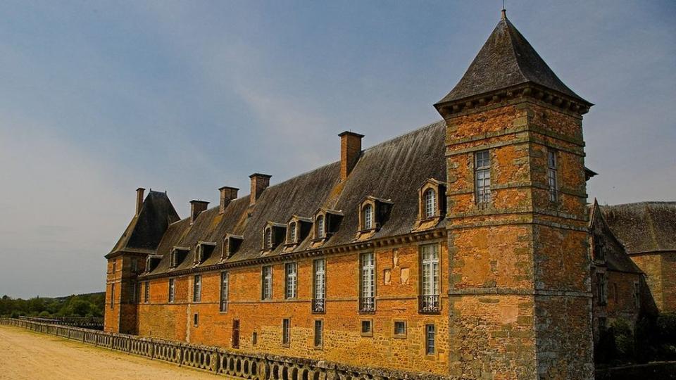 El Château de Carrouges, donde ocurrió la vilolación de Marguerite.