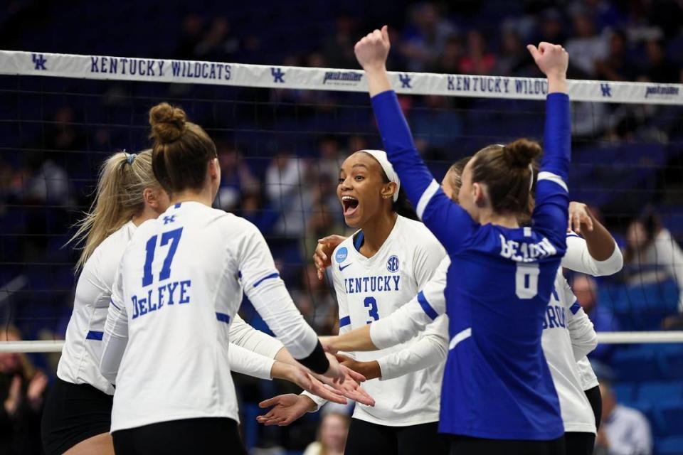 Kentucky’s Jordyn Williams (3) celebrates scoring against Wofford during the first round of the NCAA Tournament in Rupp Arena on Thursday night.