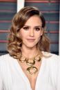 <p>The glamour! A shorter length adds an air of the 50s to Jessica Alba's super shiny Hollywood waves.</p>