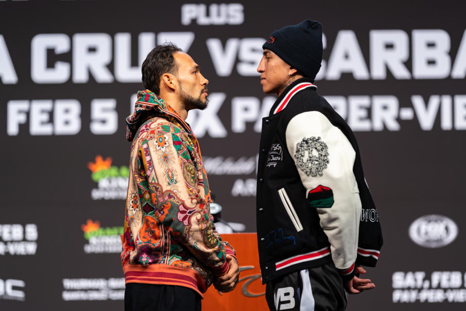 Los ex campeones Keith Thurman y Mario Barrios se enfrentan antes de la pelea del sábado en el Michelob ULTRA Arena en el Mandalay Bay Resort and Casino en Las Vegas.  (Ryan Hafey/Campeones de Boxeo Premier)