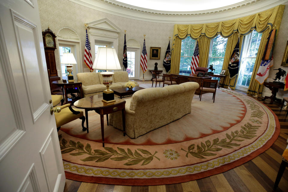 <p>The Oval Office of the White House is seen after a renovation in Washington, Aug. 22, 2017. (Photo: Yuri Gripas/Reuters) </p>