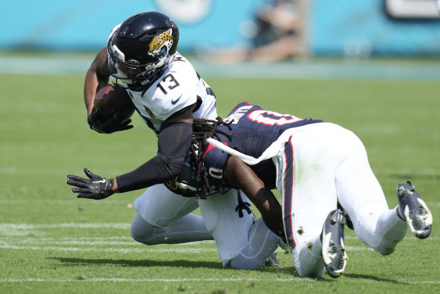 Reality check for Jaguars: Mistakes halt winning streak in loss to Eagles