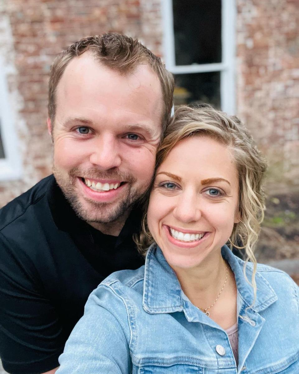 John-David and Abbie Duggar pose for a selfie