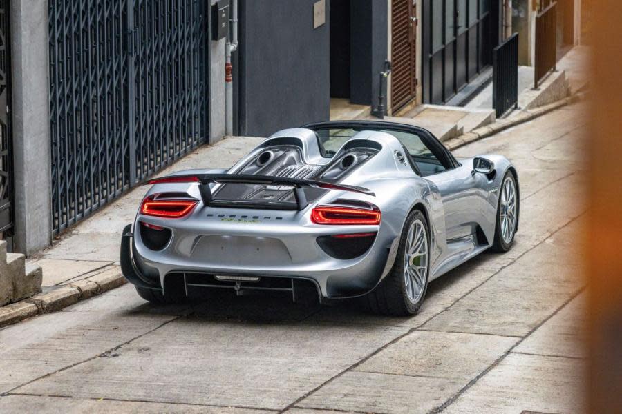 A subasta un Porsche 918 Spyder nuevo