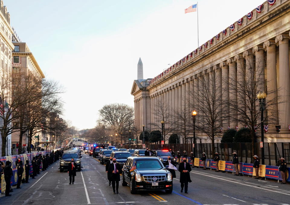 La presencia de espectadores en los desfiles de la inauguración de Joe Biden en 2021 estuvo restringida por razones de seguridad y por la pandemia. (Reuters)