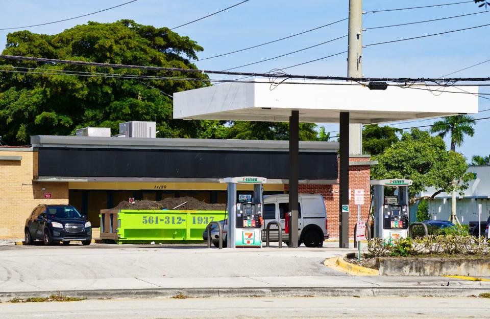 The former 7-Eleven at the corner of Woolbright Road and Military Trail will soon reopen as a Mobil-branded gas station with a convenience store that features healthy snacks, including non-GMO and vegan foods.