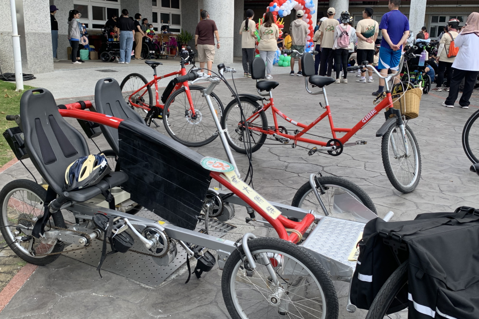 國立臺東大學附屬特殊教育學校設計特教孩子們專屬的自行車