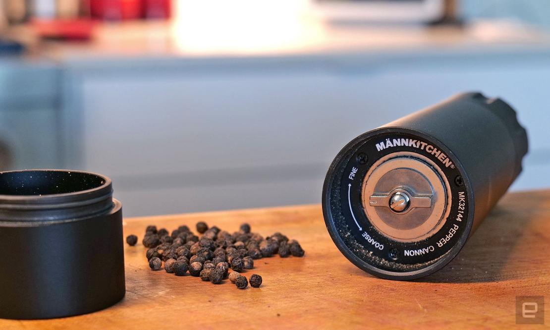 What's the Best Pepper Grinder? Männkitchen Cannon Mill Is Powerful, Saves  Time - Bloomberg