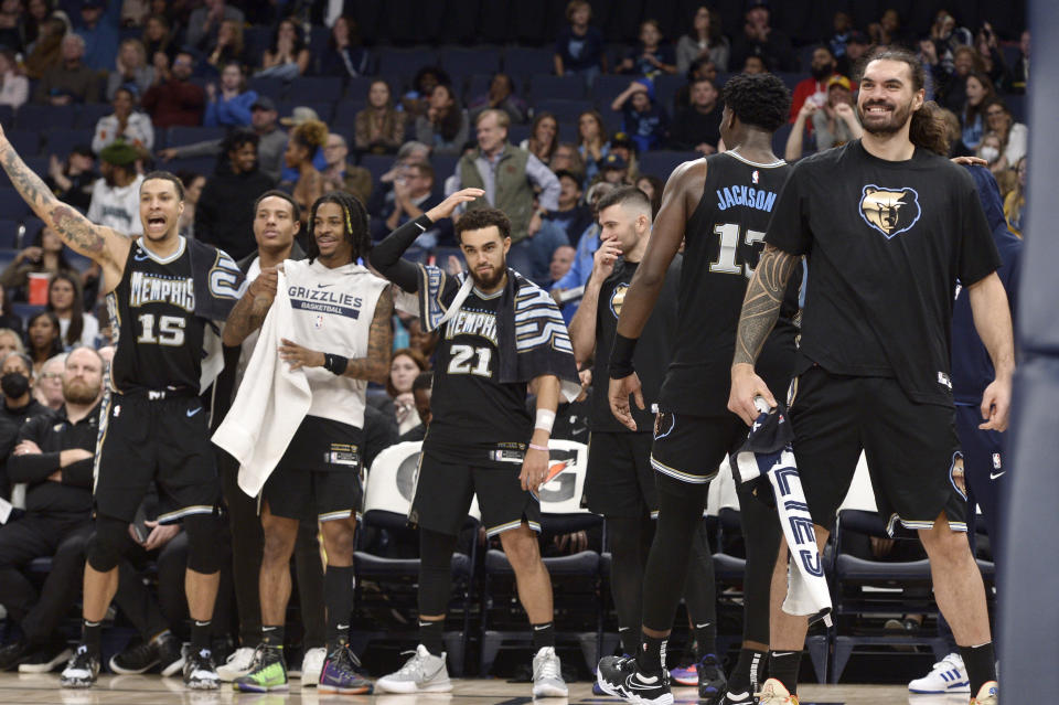 Memphis Grizzlies center Steven Adams, far right, and fellow teammates react in the second half of an NBA basketball game against the New Orleans Pelicans Friday, Nov. 25, 2022, in Memphis, Tenn. (AP Photo/Brandon Dill)