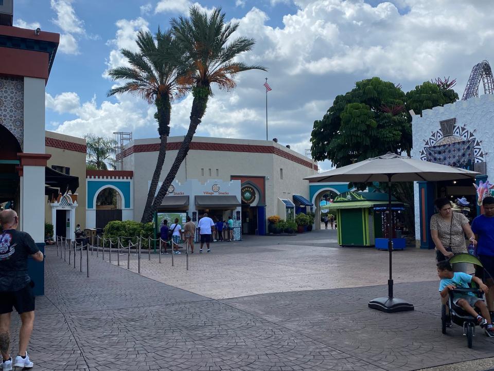 almost empty entrance to busch gardens theme park in florida