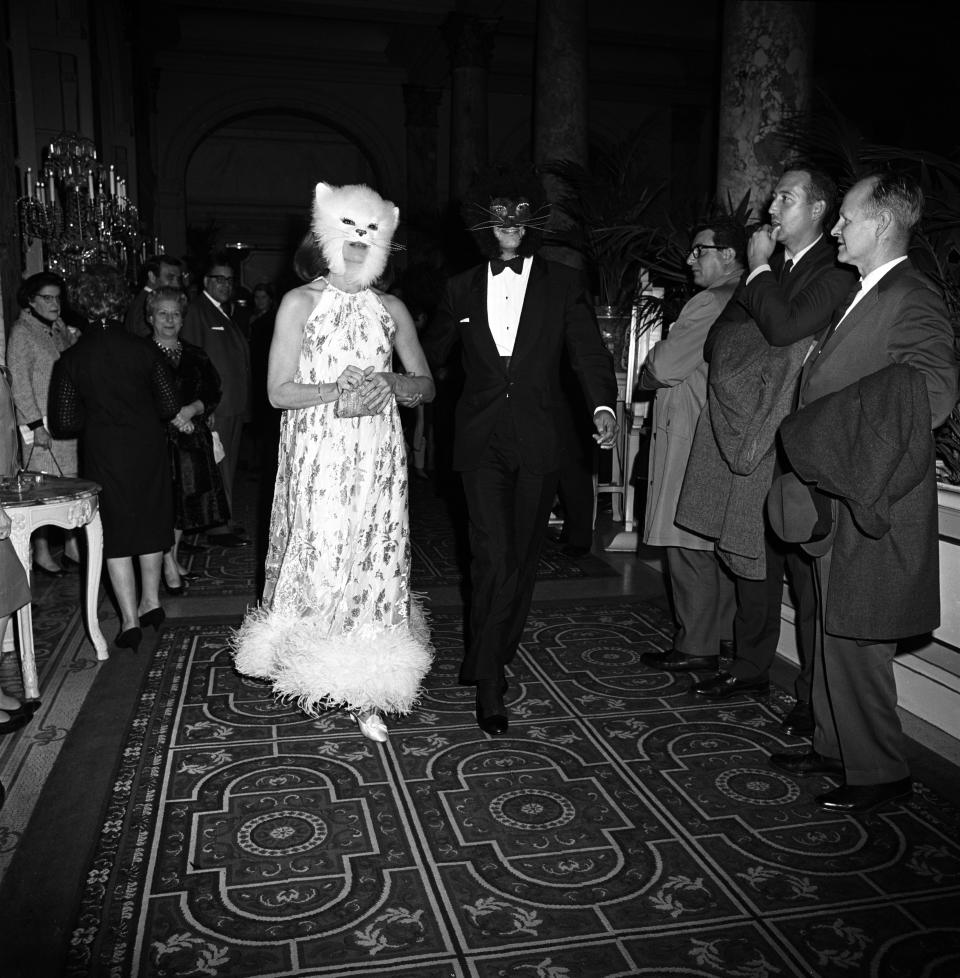 Truman Capote, Black and White Ball, Feud, Swans, parties, Oscar de la Renta