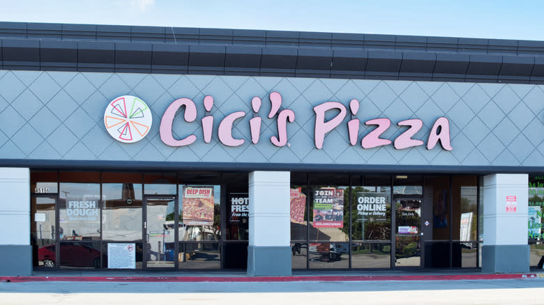 outside Cicis Pizza